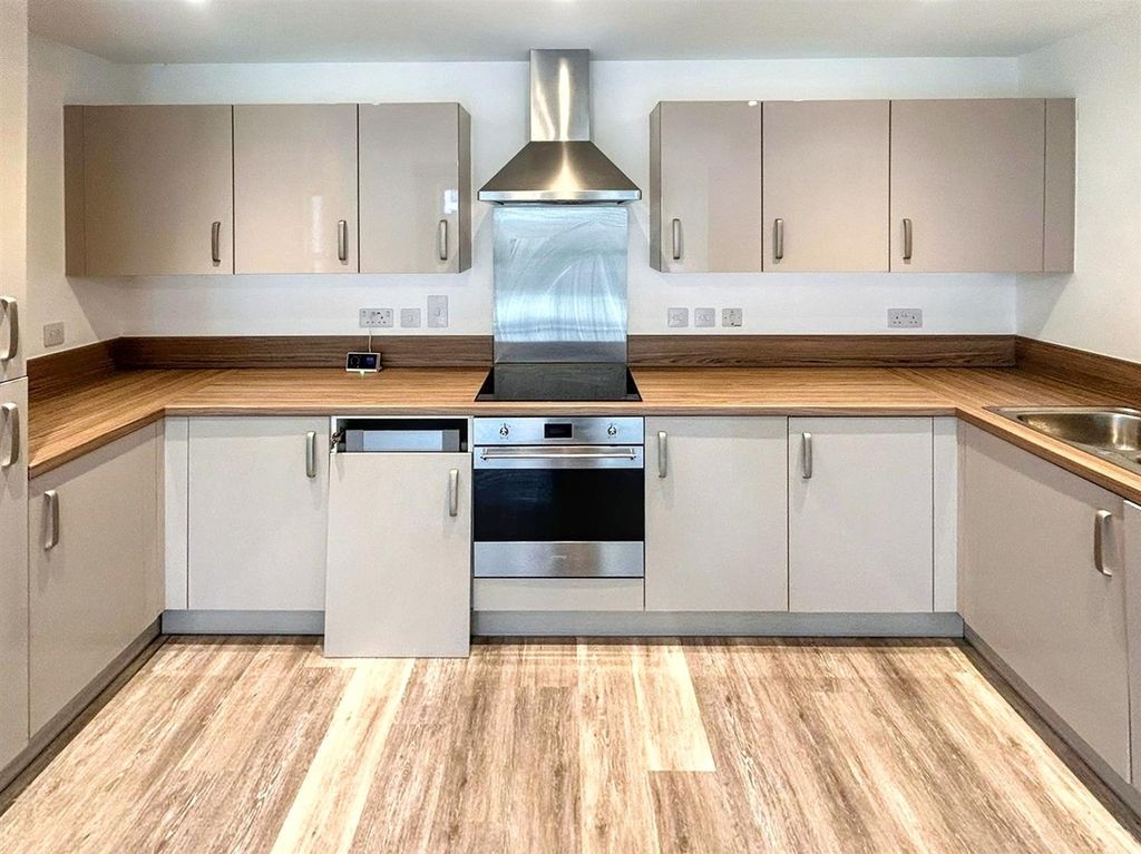 Property photo 2 of 8 3B4A9167c0E94cc89870d426Ea659998.Jpg