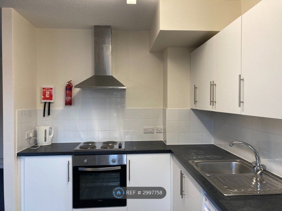 Property photo 3 of 7 Kitchen
