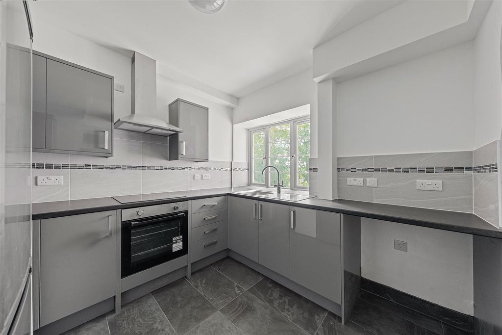 Property photo 1 of 11 094A8193.Jpg