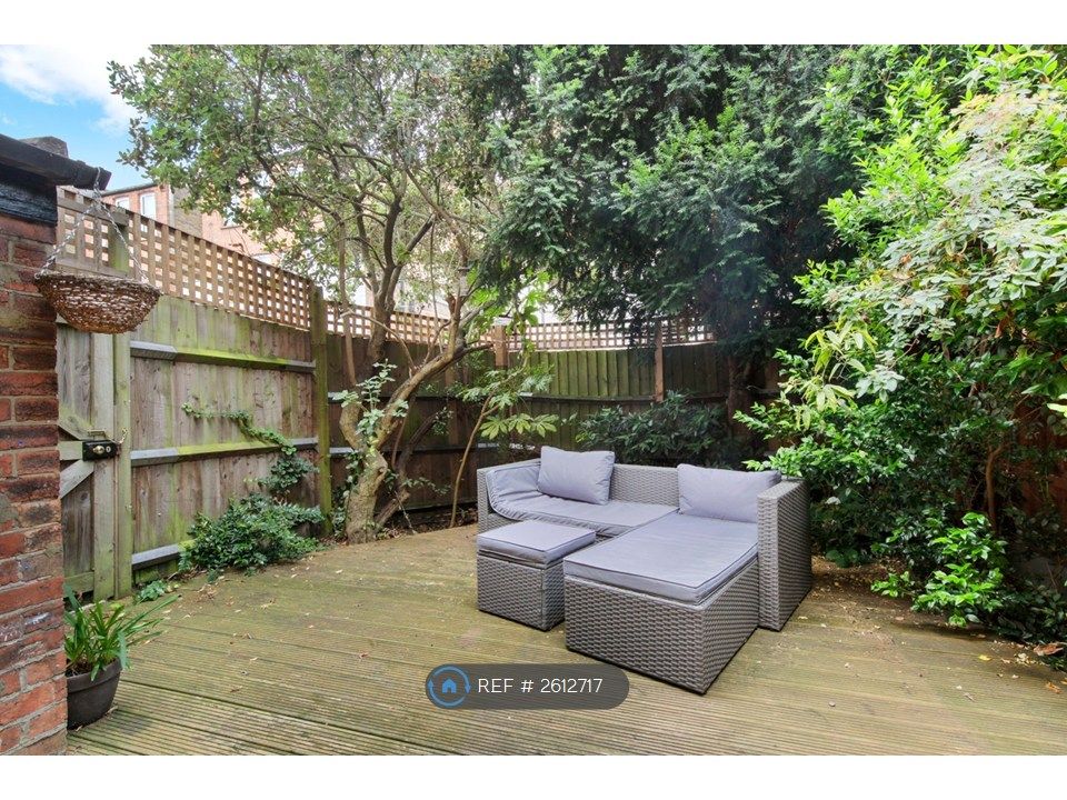 Property photo 2 of 24 Low Maintenance Garden