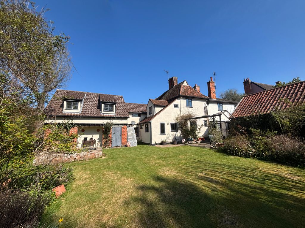 Property photo 1 of 18 Image00023