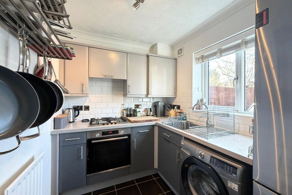 Property photo 3 of 11 Picture No. 33