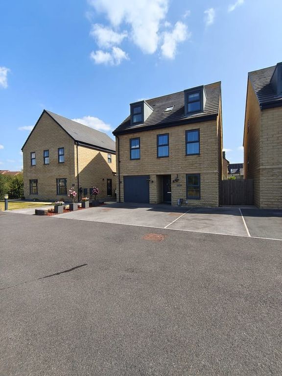 Property photo 2 of 47