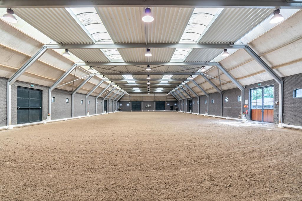 Property photo 3 of 80