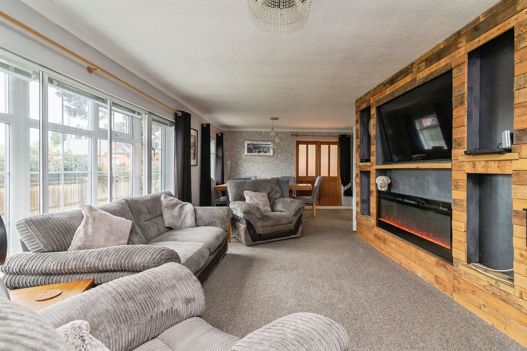 Property photo 3 of 33