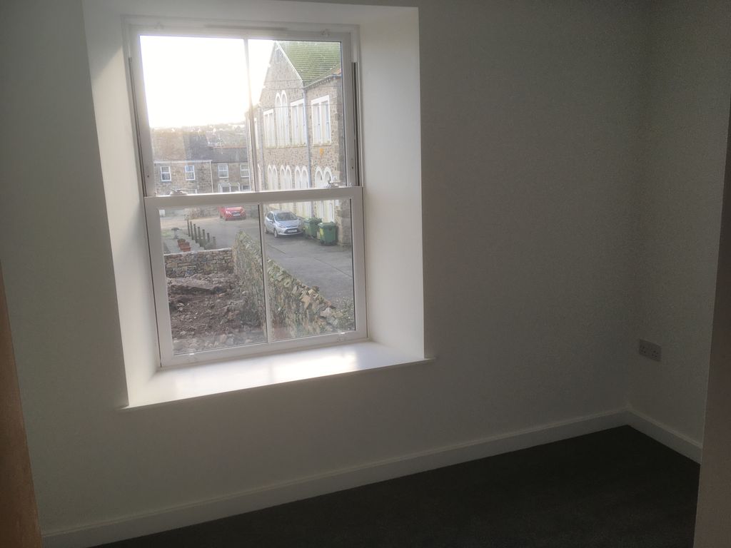 Property photo 3 of 6 Bedroom