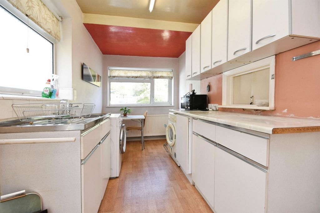 Property photo 3 of 18
