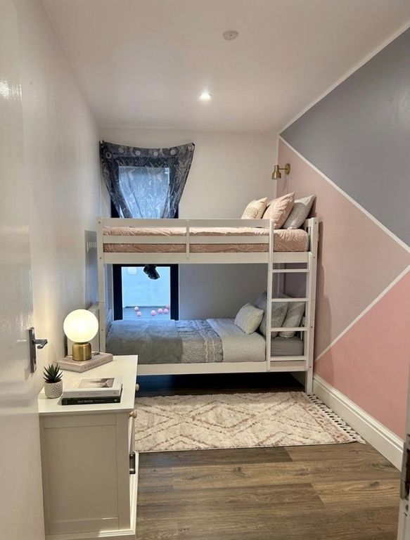 Property photo 1 of 2