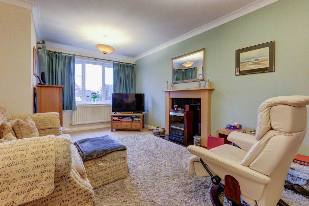 Property photo 2 of 15