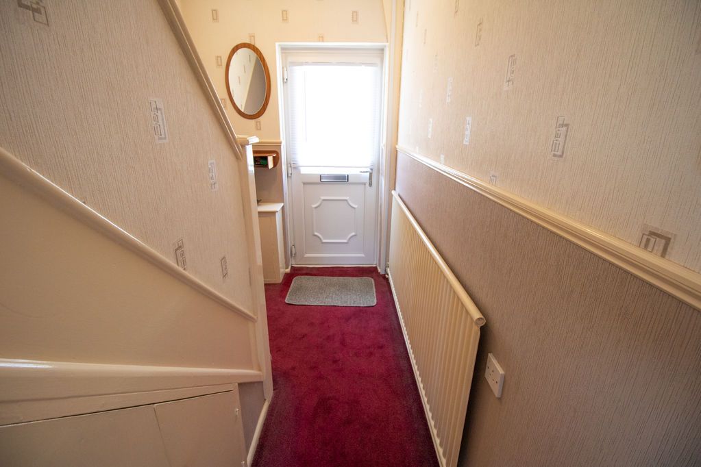 Property photo 3 of 19 Entrance Hallway