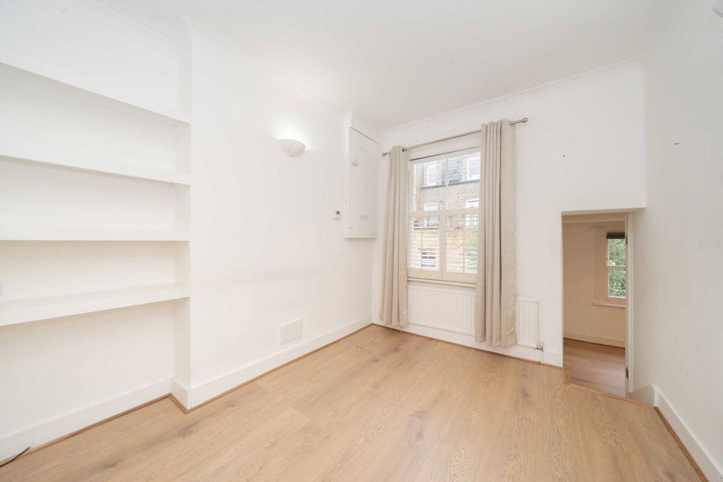 Property photo 3 of 5