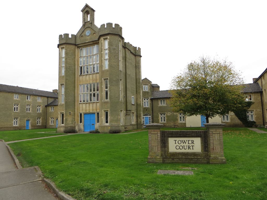 Property photo 2 of 13 Tower Court