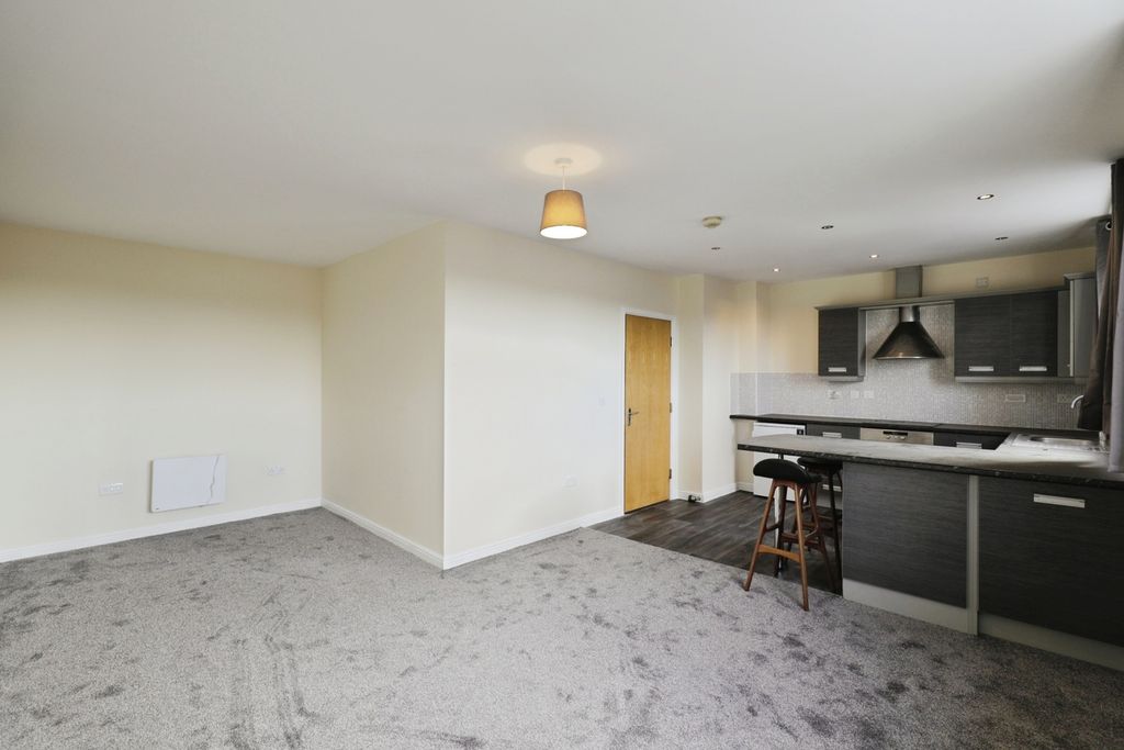 Property photo 2 of 11 Kitchen/Lounge