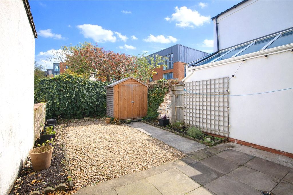 Property photo 2 of 17 Picture No. 37