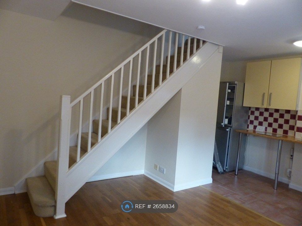 Property photo 3 of 9 Lounge