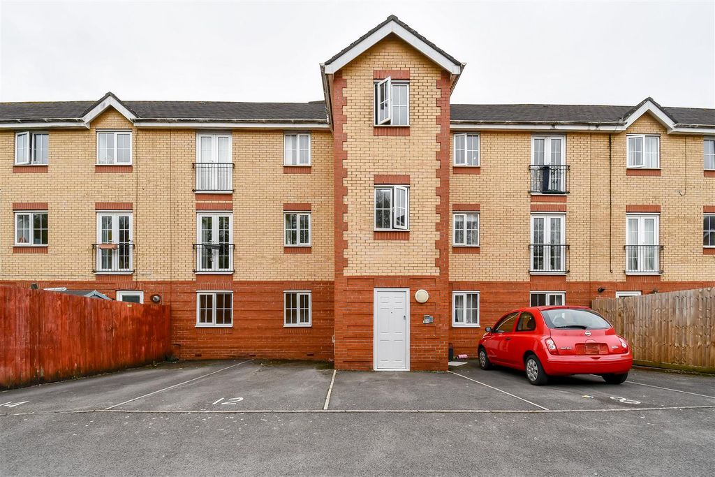 Property photo 1 of 15 Front