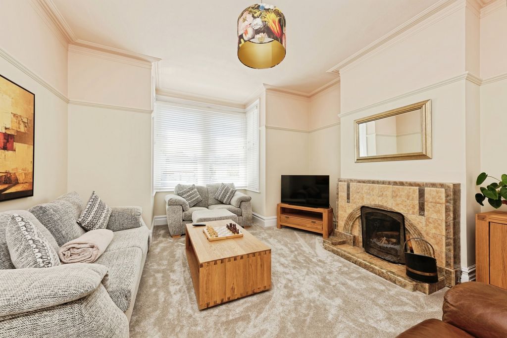 Property photo 2 of 24 Pbox-Img.Jpg