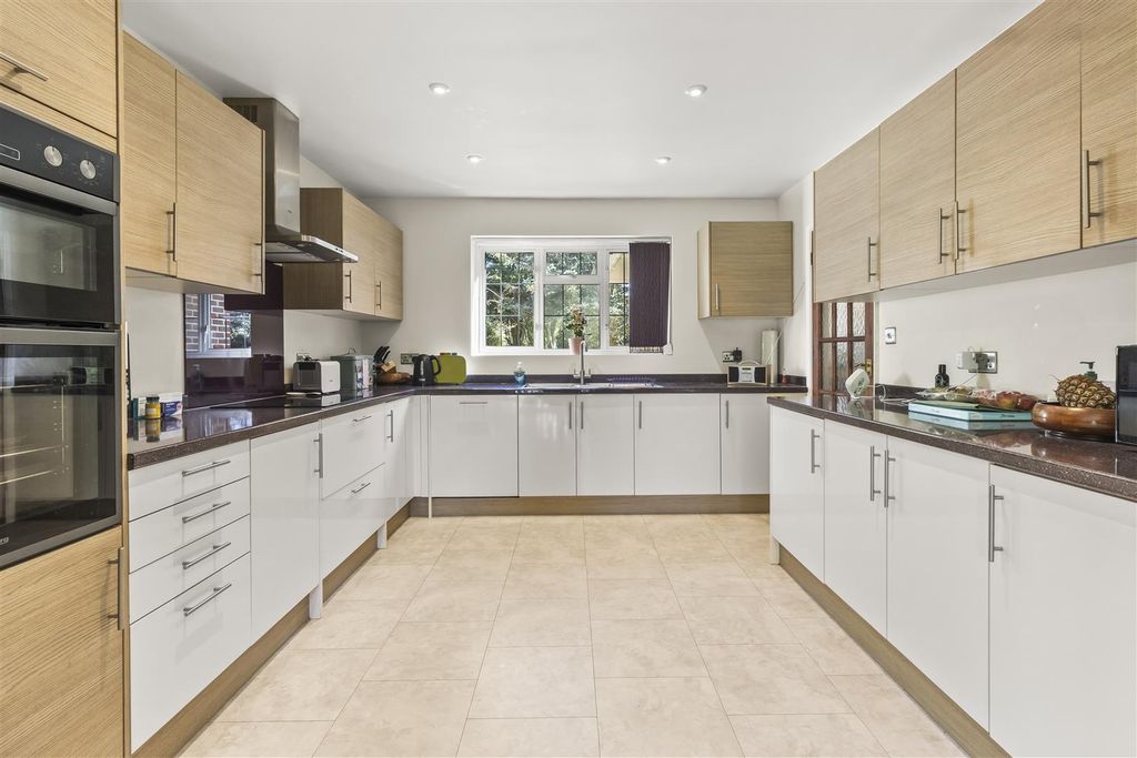 Additional image 11 of 4 bed detached house for saleChurch Street, Willingdon, Eastbourne BN22