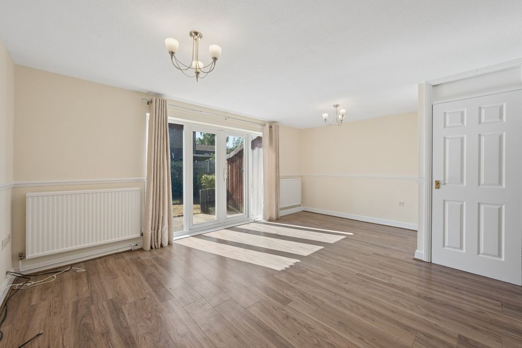 Property photo 2 of 12 5443512