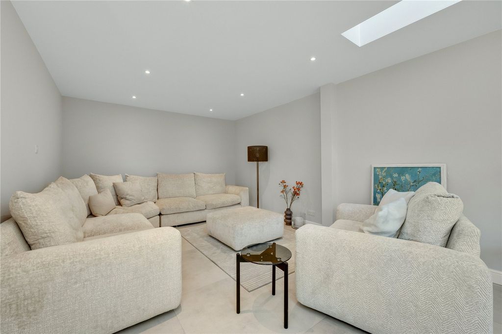 Property photo 3 of 14 Reception Room