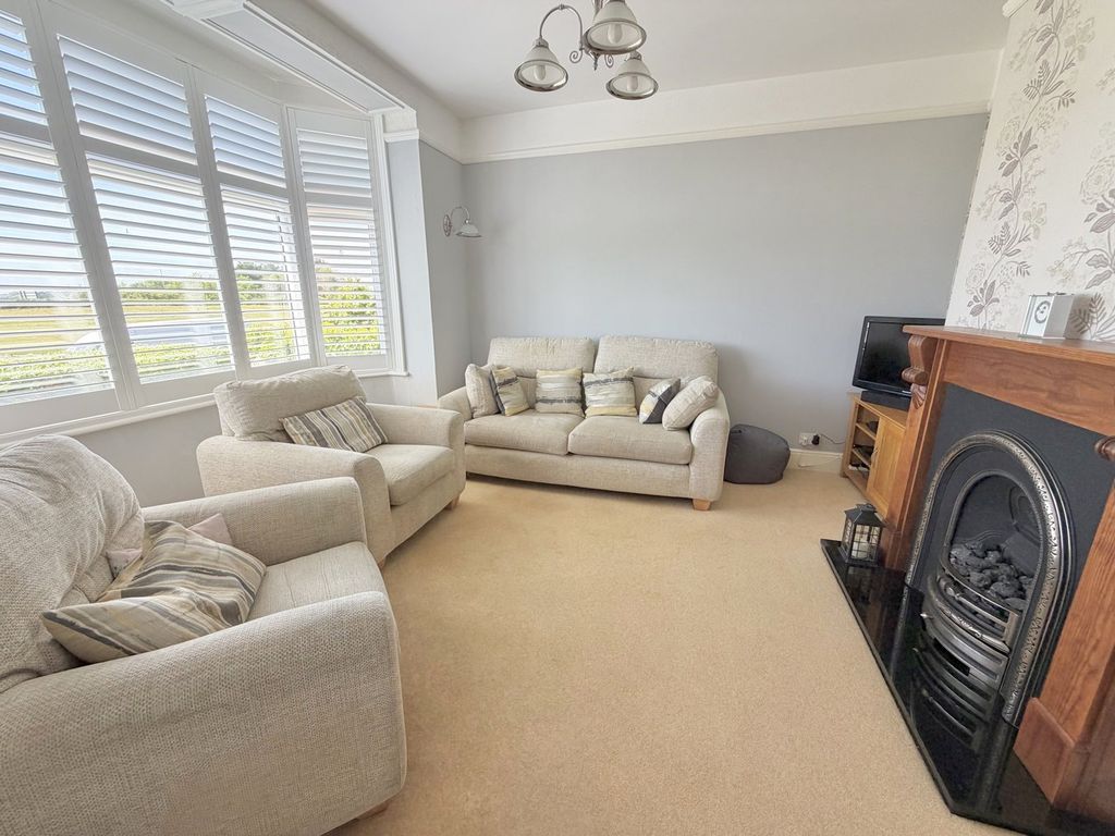 Property photo 3 of 37