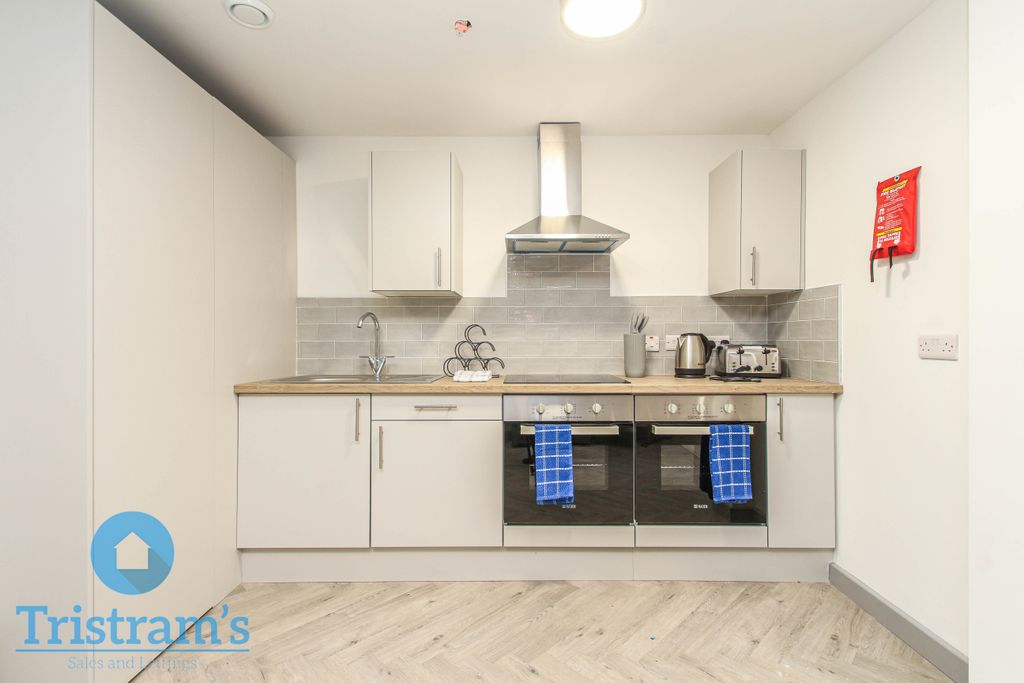 Property photo 2 of 28 Img_4030