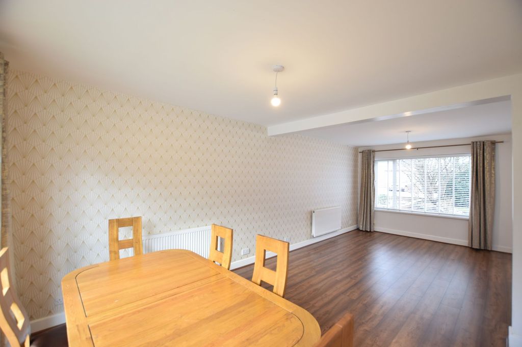 Property photo 3 of 14 Living Room