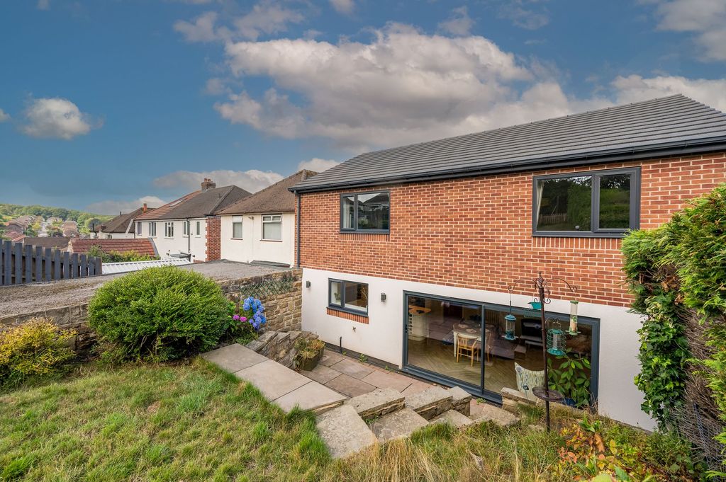 Property photo 1 of 32