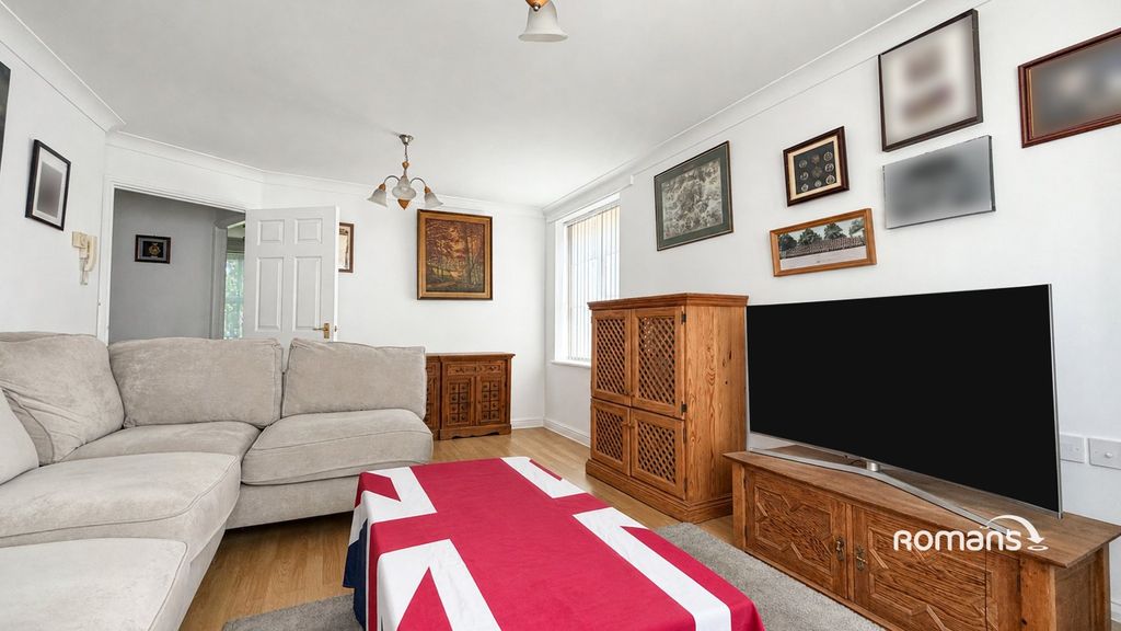 Property photo 3 of 8 Picture No. 02
