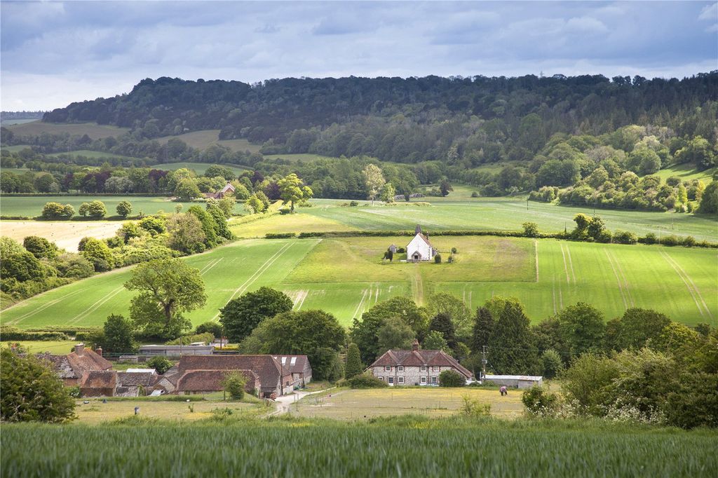 Property photo 1 of 19 Heberdens Farm