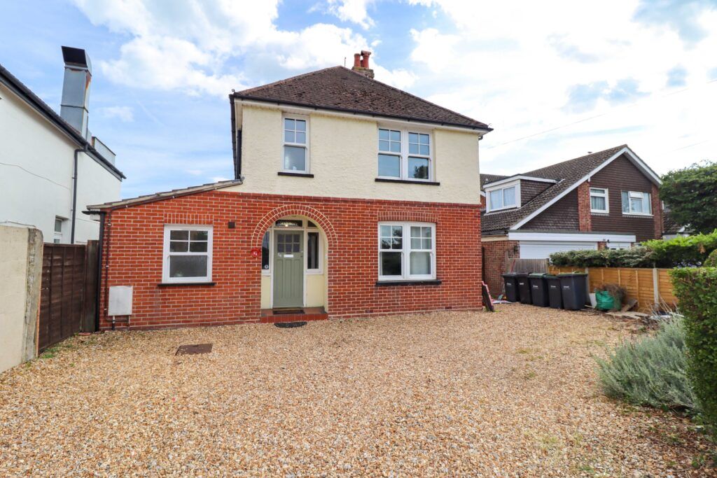 Property photo 1 of 11