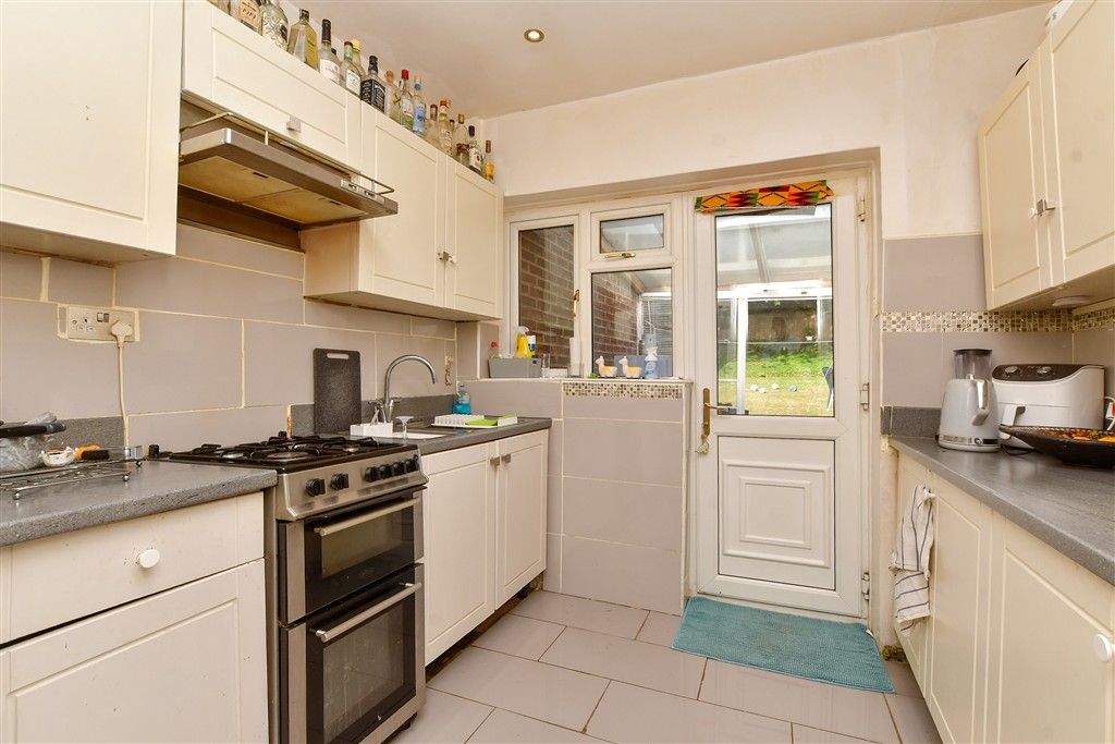 Property photo 2 of 15 Kitchen