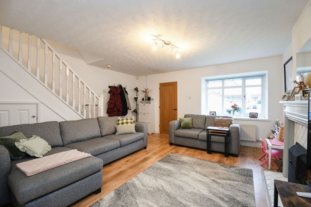 Property photo 2 of 19