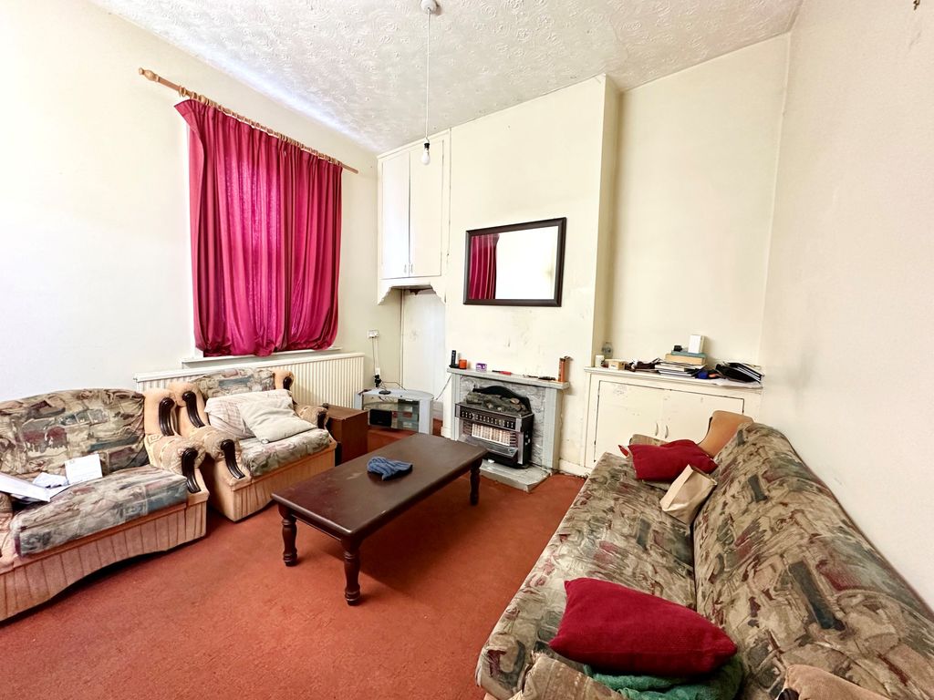 Property photo 3 of 4