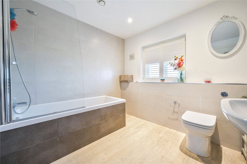 Property photo 3 of 17 Picture No. 10