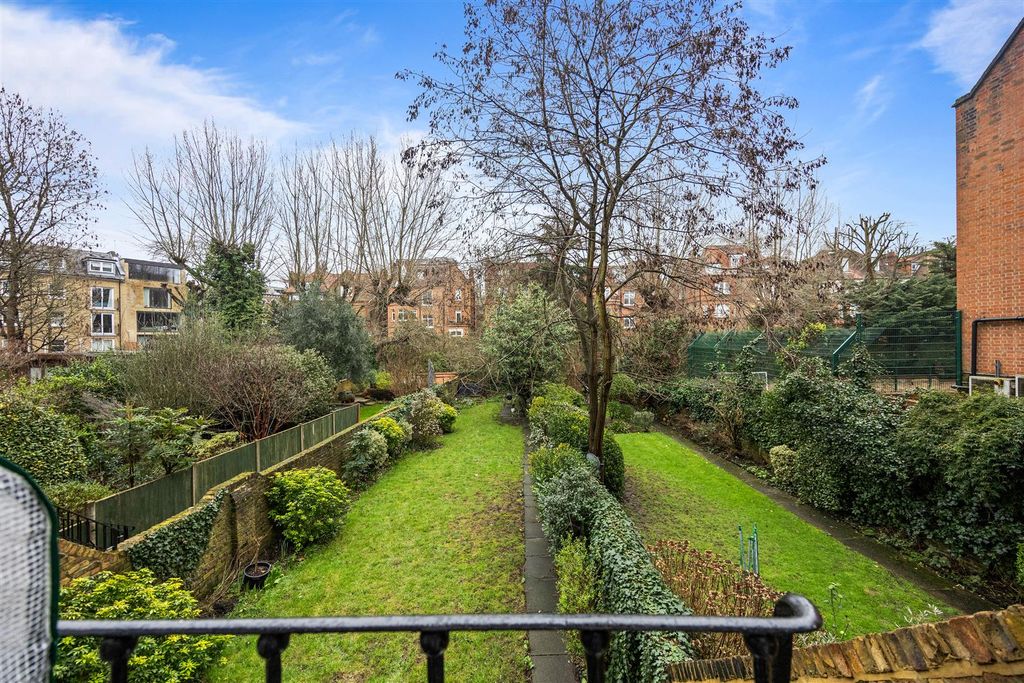 Property photo 2 of 10