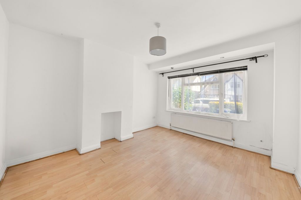 Property photo 3 of 14 Photo 8