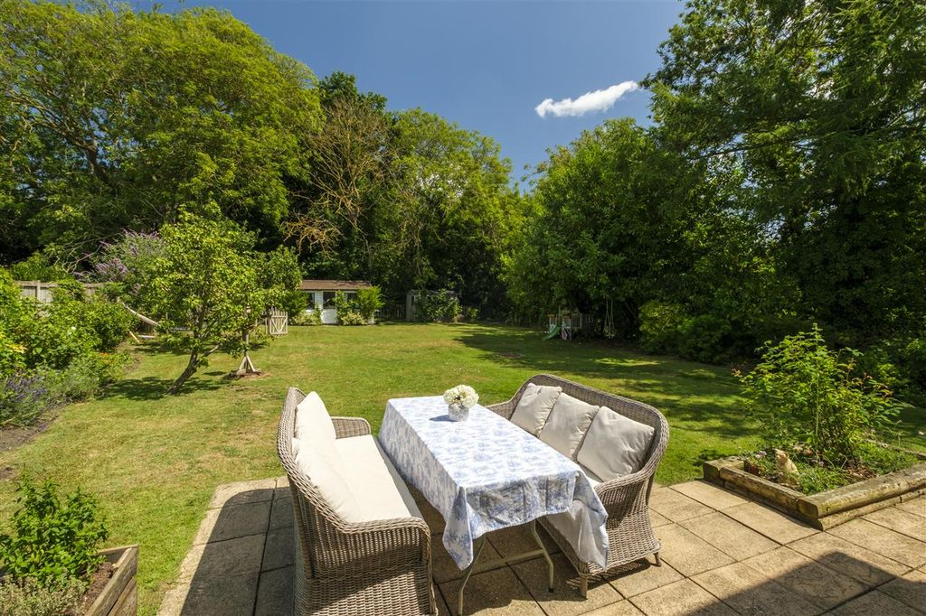 Property photo 2 of 33