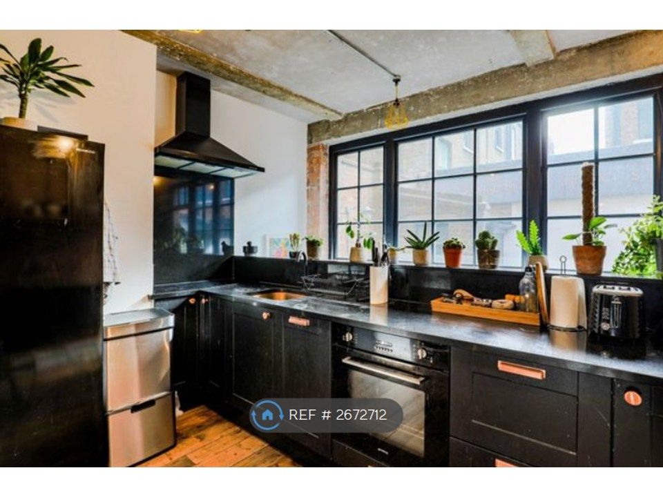 Property photo 3 of 12 Modern Kitchen With Granite Worktop