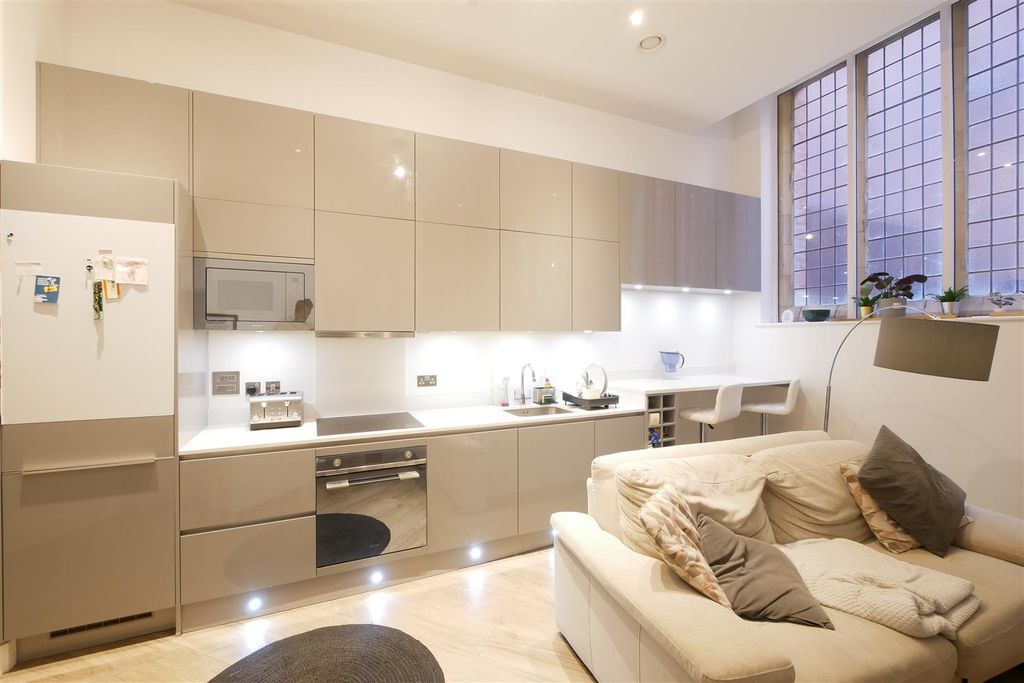 Property photo 2 of 12 P1270756.Jpg