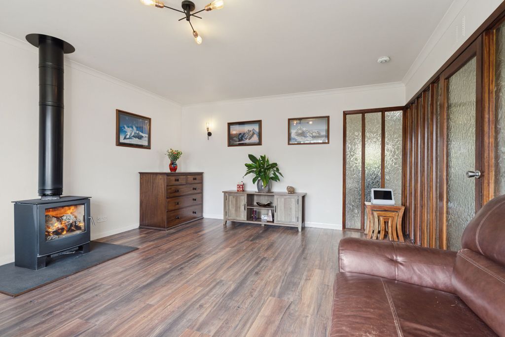 Property photo 2 of 30