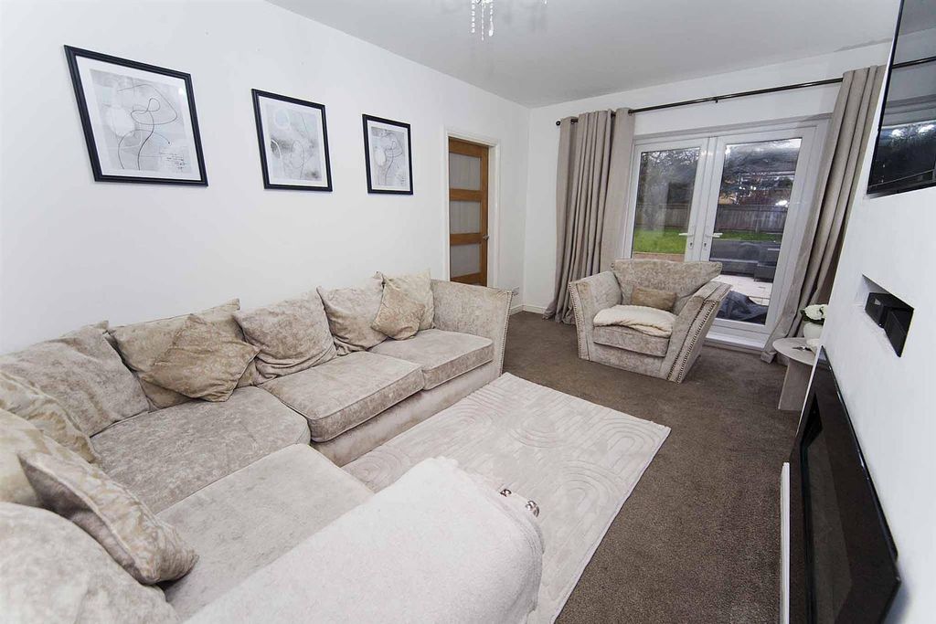 Property photo 3 of 35