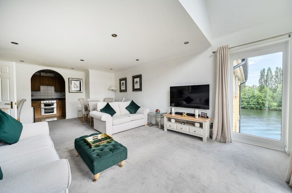 Property photo 3 of 16 1480277-14-6A3164...