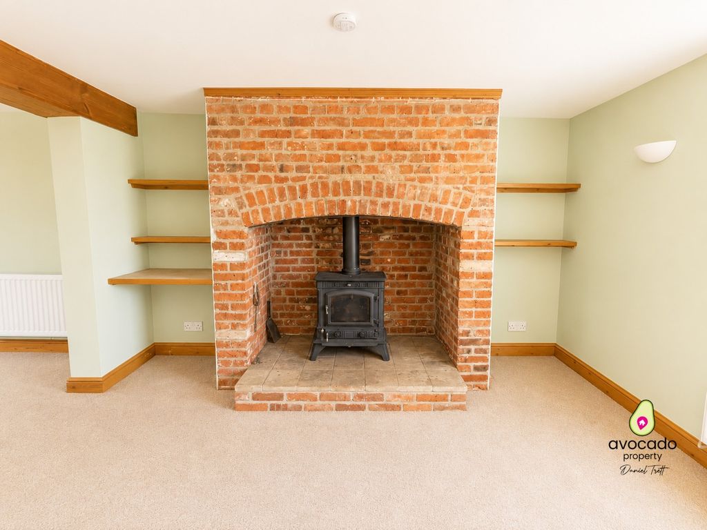 Property photo 2 of 18 5211902