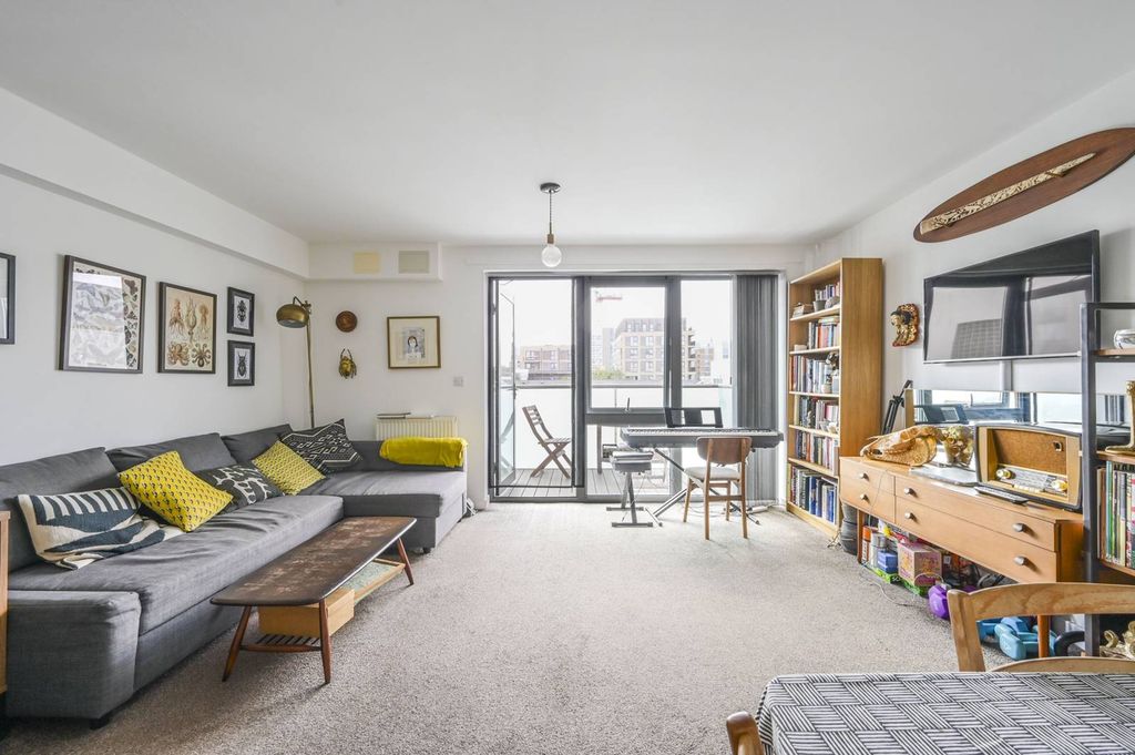 Property photo 2 of 12