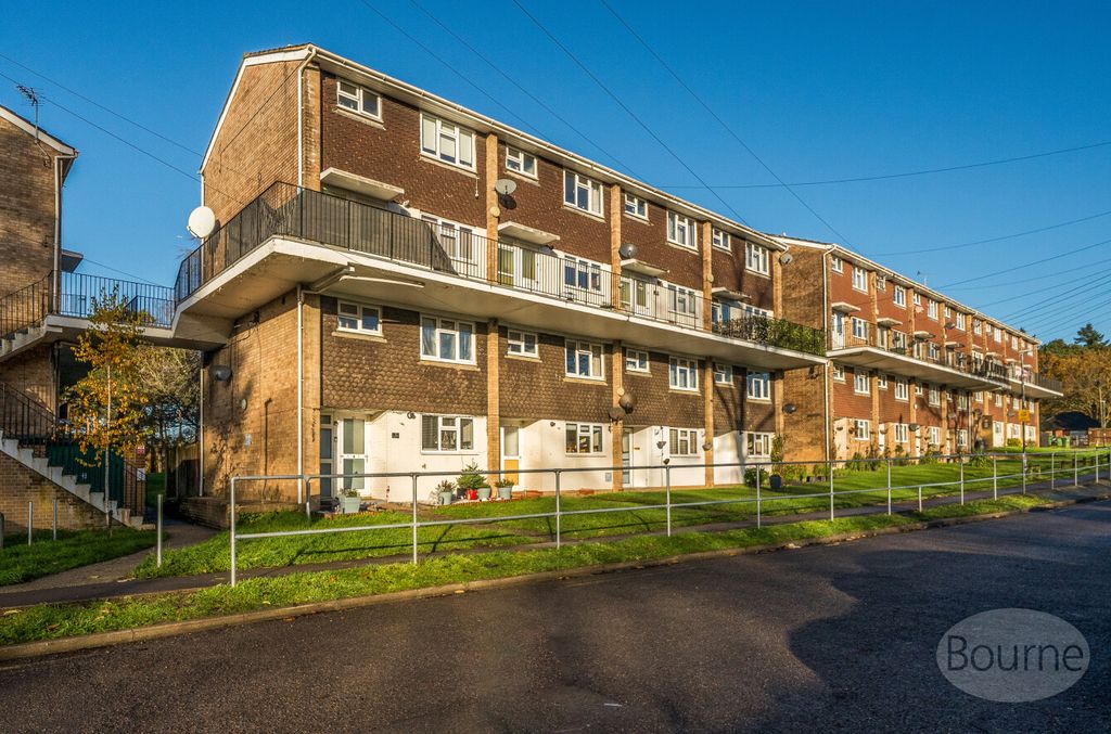 Property photo 1 of 13 9F727A89-Ecf4-4Eb...