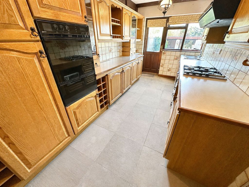 Property photo 3 of 12 Kitchen