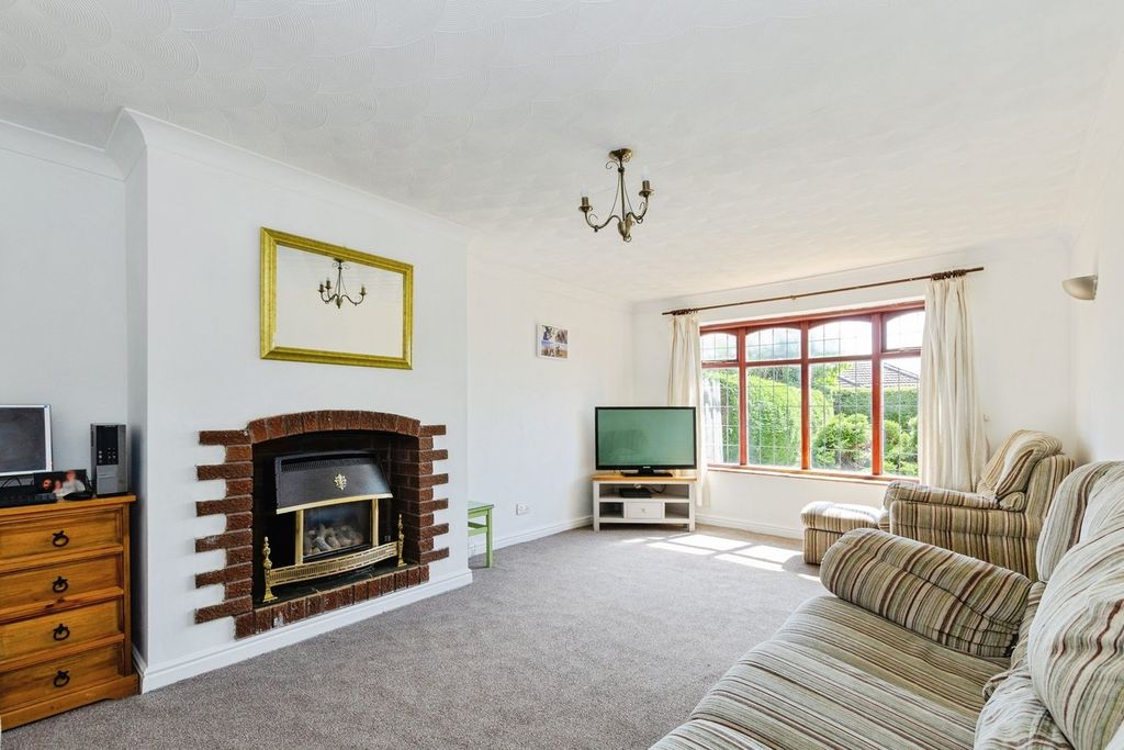 Property photo 2 of 19