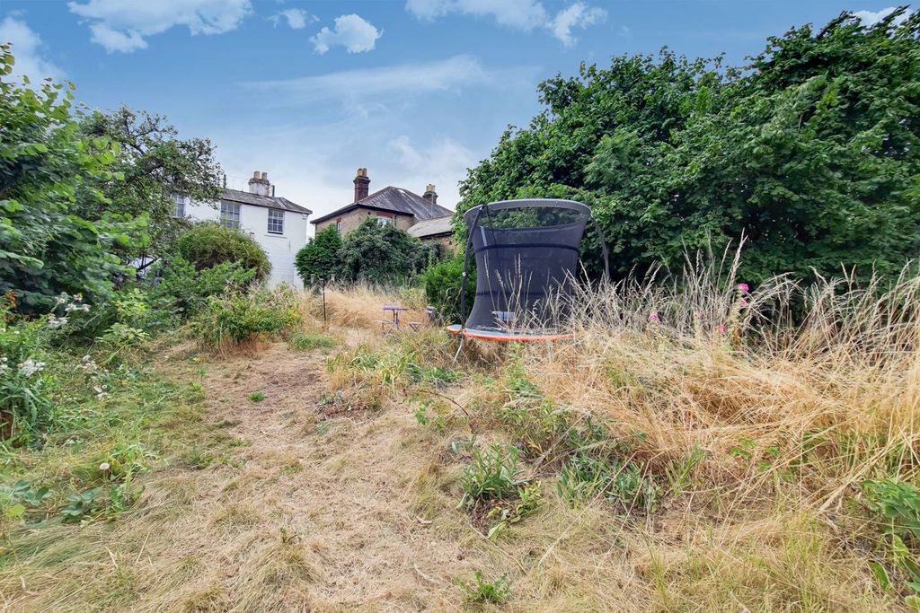 Property photo 2 of 6