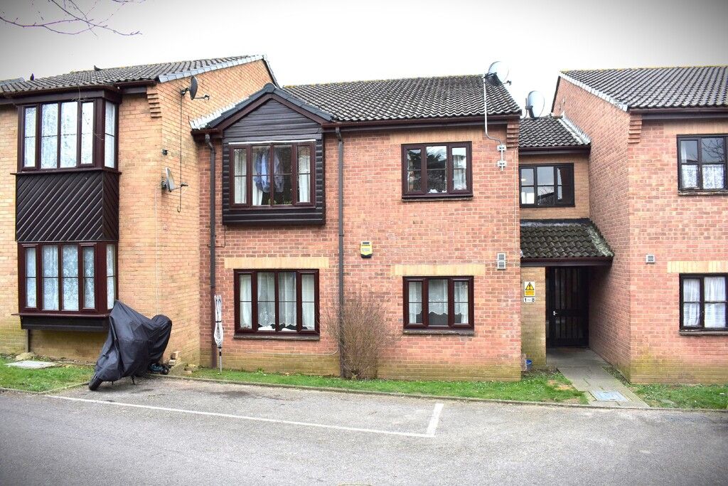 Property photo 1 of 6 Front External